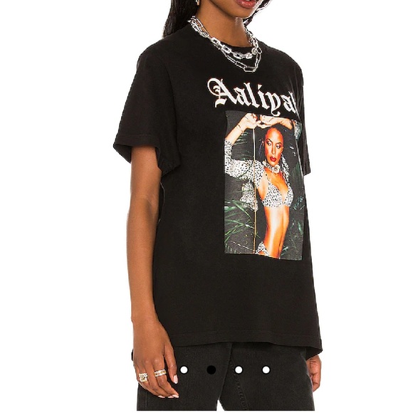 🌺 Revolve x Aaliyah “In The Jungle” OVERSIZED T Shirt - Picture 3 of 3
